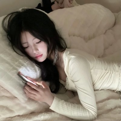愤怒的黑人女孩与她的怪物